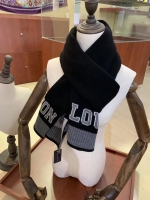 Louis Vuitton•最​新字母運​動風羊​毛圍巾  Size:30*180cm