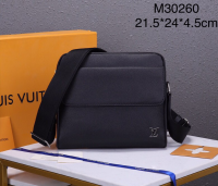 Louis Vuitton·手掌紋橫款斜挎包 Size:21.5*24*4.5cm