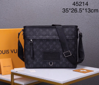 Louis Vuitton·經典黑花牛皮郵差包Size:35*26.5*13cm