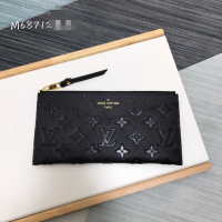 Louis Vuitton· Mélanie BB 手拿包為柔軟Size:20*10*0.3 cm
