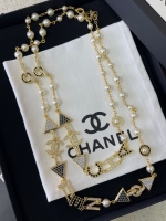 Chanel·三角標與品牌logo字母琉璃珍珠項